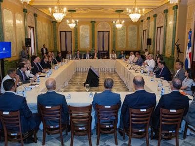 Empresarios y sectores productivos se reúnen con Abinader Empresarios y sectores productivos se reúnen con Abinader