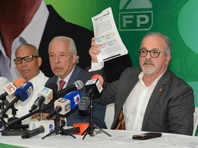 Fuerza del Pueblo denuncia uso irregular de fondos en Senasa Fuerza del Pueblo denuncia uso irregular de fondos en Senasa