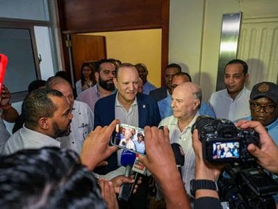 Hipólito pide no alarmarse por los que promueven aspiraciones Hipólito pide no alarmarse por los que promueven aspiraciones