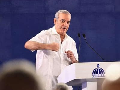Abinader: llegará el doble sueldo y la famosa brisita navideña Abinader: llegará el doble sueldo y la famosa brisita navideña