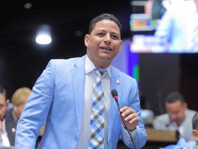 Diputado Luis Báez interpelará jefe de Policía tras retiro seguridad Diputado Luis Báez interpelará jefe de Policía tras retiro seguridad