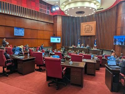 Senado elimina el 10 % de propina para delivery en proyecto reforma Senado elimina el 10 % de propina para delivery en proyecto reforma