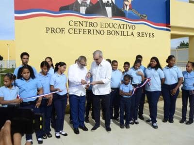 Abinader inicia agenda en Santiago con inauguración en Hato del Yaque Abinader inicia agenda en Santiago con inauguración en Hato del Yaque