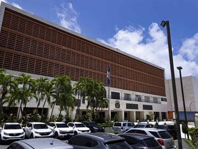 La reforma laboral va lenta en comparación con otras enmiendas La reforma laboral va lenta en comparación con otras enmiendas