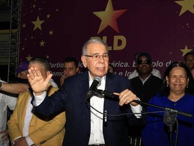 Danilo Medina explica por qué no indexó los salarios Danilo Medina explica por qué no indexó los salarios