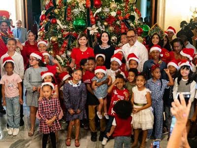 Encienden el árbol de Navidad del Palacio Nacional Encienden el árbol de Navidad del Palacio Nacional