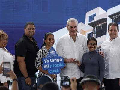 Gobierno entrega 360 viviendas en San Luis Gobierno entrega 360 viviendas en San Luis