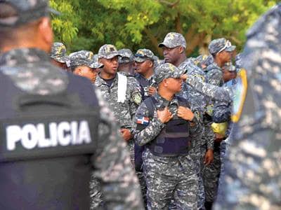 Jueza plantea que militares y policías puedan votar Jueza plantea que militares y policías puedan votar