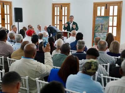 Leonel califica de «error” del PRM despido de técnicos agropecuarios Leonel califica de «error” del PRM despido de técnicos agropecuarios