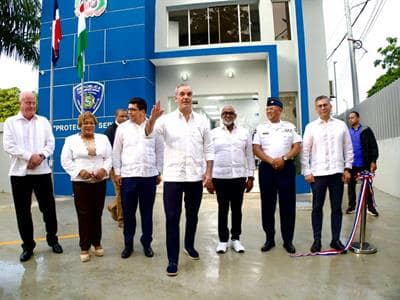 Presidente Abinader entrega varias obras en Santo Domingo Este Presidente Abinader entrega varias obras en Santo Domingo Este