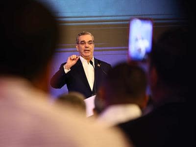 Abinader promulga modificación a ley de residuos sólidos Abinader promulga modificación a ley de residuos sólidos