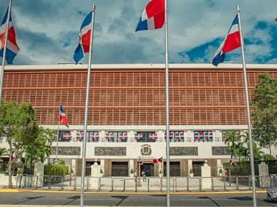 Senadores aprueban correcciones a la Ley de Residuos Sólidos Senadores aprueban correcciones a la Ley de Residuos Sólidos