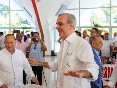 Luis Abinader busca relación más cercana con periodistas Luis Abinader busca relación más cercana con periodistas