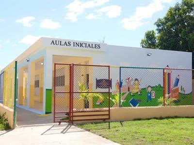 Abinader inaugura techado de cancha y nuevas aulas escuela en Dajabón Abinader inaugura techado de cancha y nuevas aulas escuela en Dajabón