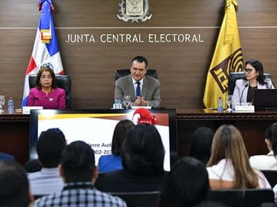 La JCE distribuye RD,620 millones entre partidos políticos La JCE distribuye RD,620 millones entre partidos políticos