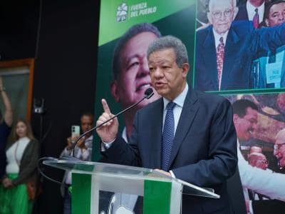 Leonel Fernández retoma agenda de juramentaciones este sábado Leonel Fernández retoma agenda de juramentaciones este sábado