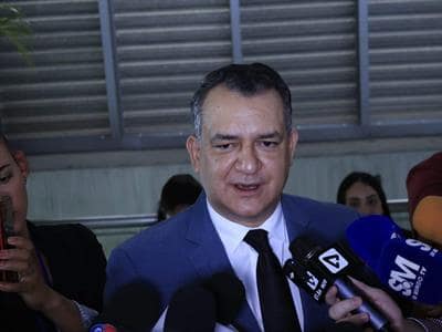 Presidente JCE advierte someterán a portadores de cédulas falsas Presidente JCE advierte someterán a portadores de cédulas falsas