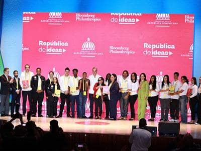 Abinader: «Todo cambio verdadero comienza con una idea» Abinader: «Todo cambio verdadero comienza con una idea»
