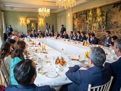 Abinader con empresarios franceses para captar inversiones Abinader con empresarios franceses para captar inversiones
