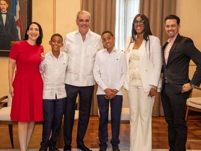 Hensel Aquino García, el niño «Pico de Oro», visita a Abinader Hensel Aquino García, el niño «Pico de Oro», visita a Abinader