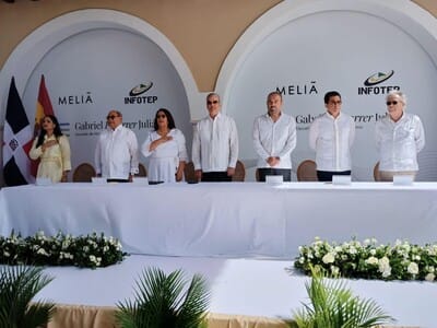 Luis Abinader inaugura escuela hotelera en Punta Cana Luis Abinader inaugura escuela hotelera en Punta Cana