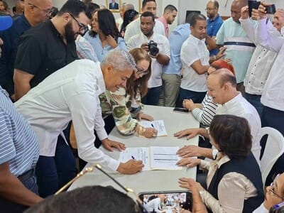 Partido Revolucionario Moderno inicia inscripción en Santiago Partido Revolucionario Moderno inicia inscripción en Santiago