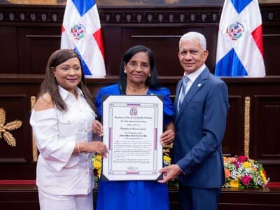 Reconocimiento a mujeres que transforman en el Senado dominicano Reconocimiento a mujeres que transforman en el Senado dominicano
