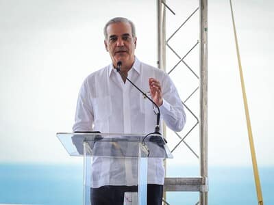Abinader pide propuesta para intervenir Malecón de Santo Domingo Abinader pide propuesta para intervenir Malecón de Santo Domingo
