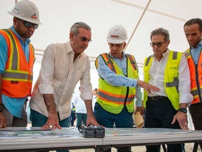 Abinader supervisa avances en la avenida República de Colombia Abinader supervisa avances en la avenida República de Colombia