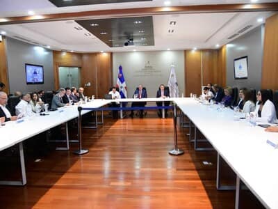 Crisis global: Gobierno inicia consulta con empresarios Crisis global: Gobierno inicia consulta con empresarios