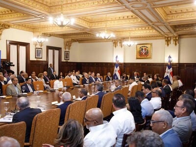Gobierno bajará 50 % de fondos a partidos para enfrentar crisis Gobierno bajará 50 % de fondos a partidos para enfrentar crisis