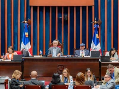 Senado aprueba proyecto de ley para deudas a contratistas del Estado Senado aprueba proyecto de ley para deudas a contratistas del Estado