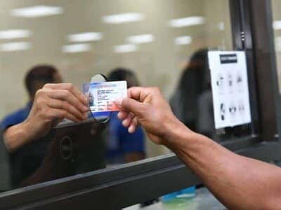 Abinader amplía vigencia licencias conducir para mayores de 65 años Abinader amplía vigencia licencias conducir para mayores de 65 años