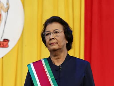 Agenda de la presidenta de Surinam Jennifer Geerlings-Simons Agenda de la presidenta de Surinam Jennifer Geerlings-Simons