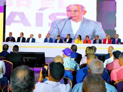 Danilo Medina: “Lo único que sé es que el PLD no se quedará fuera” Danilo Medina: “Lo único que sé es que el PLD no se quedará fuera”