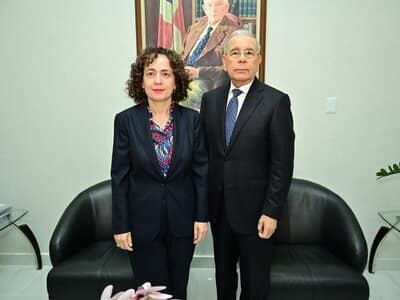 Embajadora de España sostiene encuentro con Danilo Medina Embajadora de España sostiene encuentro con Danilo Medina