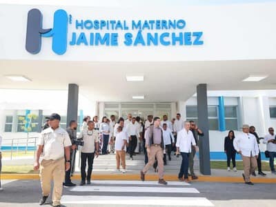 Estrenan UCI pediátricas en el hospital Jaime Sánchez de Barahona Estrenan UCI pediátricas en el hospital Jaime Sánchez de Barahona