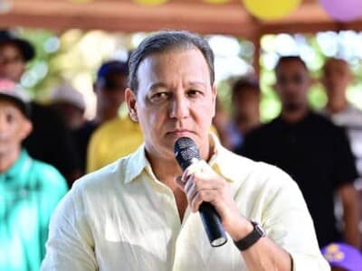 Abel Martínez rechaza plan económico del Gobierno Abel Martínez rechaza plan económico del Gobierno