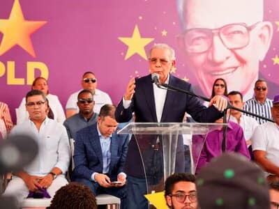 Danilo Medina dice que el descontento con el Gobierno fortalece al PLD Danilo Medina dice que el descontento con el Gobierno fortalece al PLD
