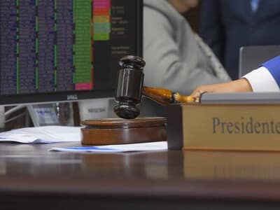 El Congreso incumple sus promesas de leyes clave El Congreso incumple sus promesas de leyes clave