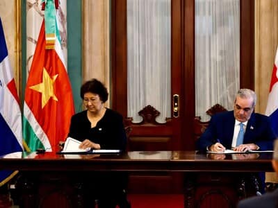Firman 6 acuerdos bilaterales entre República Dominicana y Surinam Firman 6 acuerdos bilaterales entre República Dominicana y Surinam