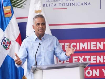 Energía y Minas entrega proyectos eléctricos en Barahona Energía y Minas entrega proyectos eléctricos en Barahona