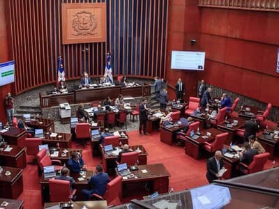 Senado aprueba en primera lectura proyecto que regula las bancas Senado aprueba en primera lectura proyecto que regula las bancas