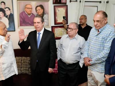 José Fernández renuncia a la Fuerza del Pueblo y regresa al PLD José Fernández renuncia a la Fuerza del Pueblo y regresa al PLD