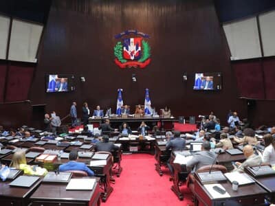 Aprueban en dos lecturas proyecto que deroga artículo 61 de anticrisis Aprueban en dos lecturas proyecto que deroga artículo 61 de anticrisis