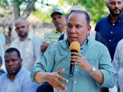 Radhamés Jiménez acusa al Gobierno de incumplir promesas Radhamés Jiménez acusa al Gobierno de incumplir promesas