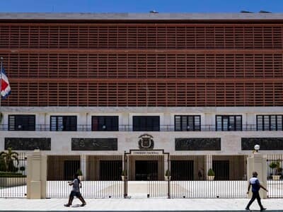 Abinader somete presupuesto complementario de RD mil millones Abinader somete presupuesto complementario de RD mil millones