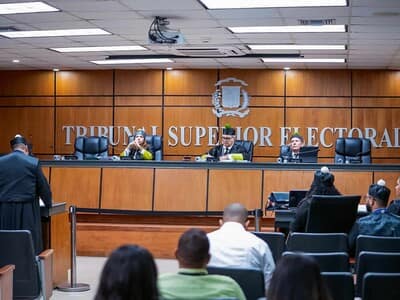 Cuestionan al TSE por no conocer recurso contra resolución de JCE Cuestionan al TSE por no conocer recurso contra resolución de JCE
