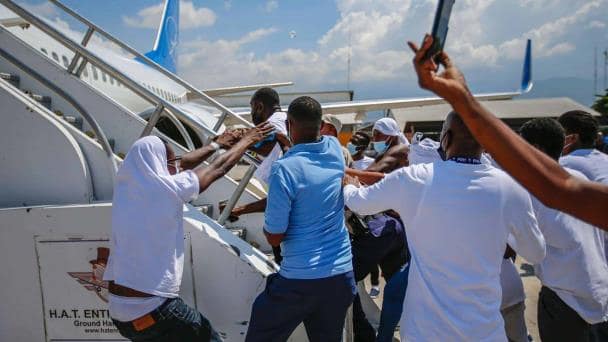 Comienza vuelos de deportación indocumentados desde Estados Unidos Comienza vuelos de deportación indocumentados desde Estados Unidos