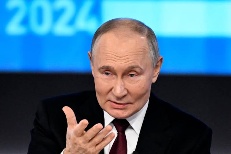 Putin se quiere reunir con Trump para hablar de Rusia y EEUU Putin se quiere reunir con Trump para hablar de Rusia y EEUU